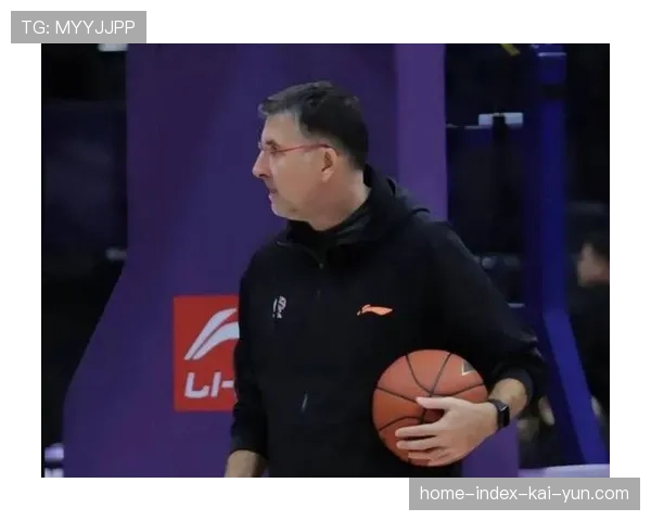 新疆大胜四川止连败 景菡一李玮颢得分上双难掩整体弱势 新疆大胜四川止连败 景菡一李玮颢得分上双难掩整体弱势